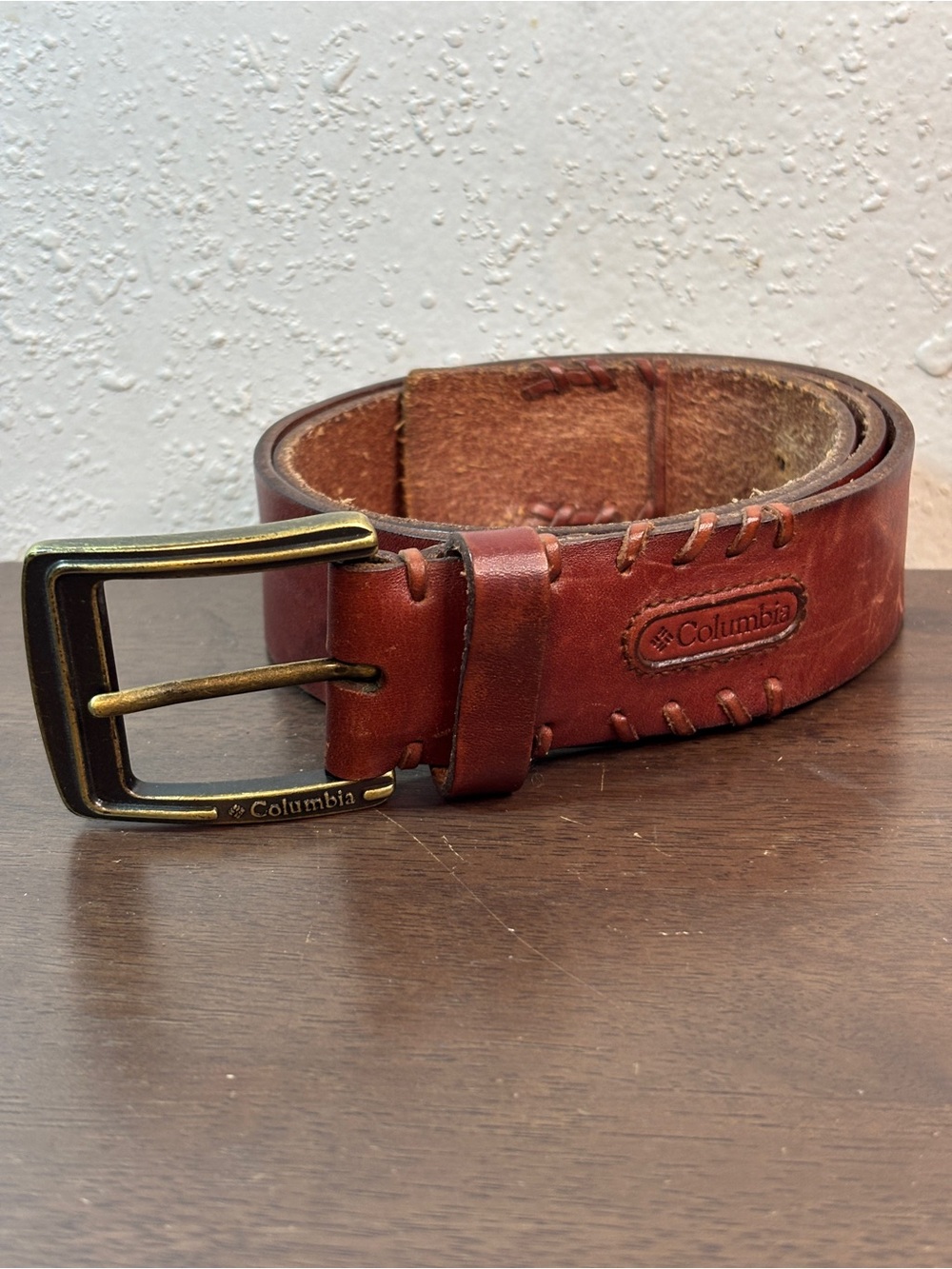 Columbia Men's Chestnut Brown Leather Belt with Brass-Tone Buckle